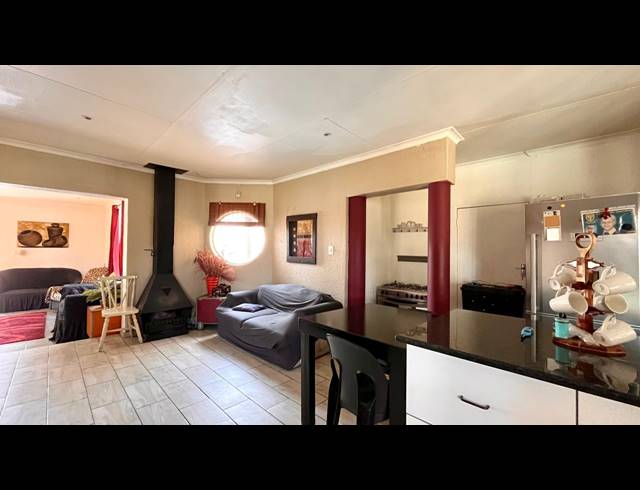 4 BEDROOM HOUSE FOR SALE IN DALPARK EXT 1